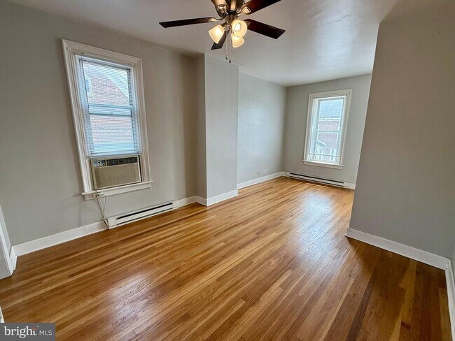 Foto del edificio - 112 E Baltimore St