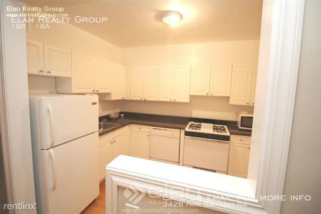 Building Photo - 1 bedroom in Glencoe IL 60022