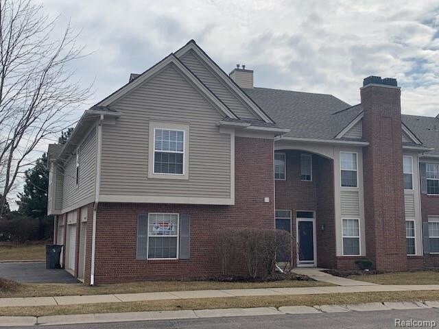 Foto principal - 16424 Claremont Dr