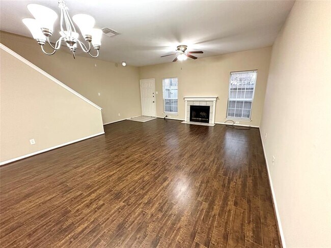 Foto del edificio - 3132 Holly Hall St