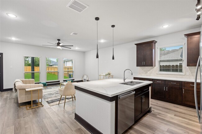 Foto del edificio - 4435 Maggie St