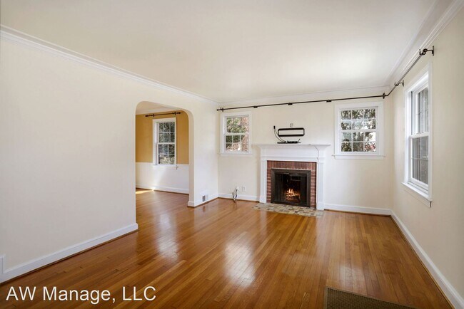 Building Photo - 3 br, 1.5 bath House - 304 Greenwich Ln