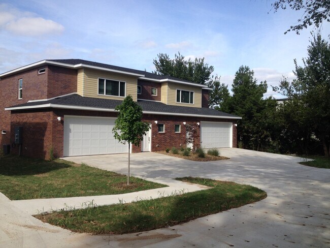 Photo - 2716 & 2718 West Wildwood Drive Apartment