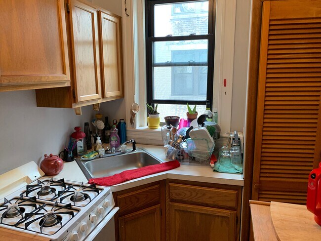 Foto del edificio - 43 Glenville Ave