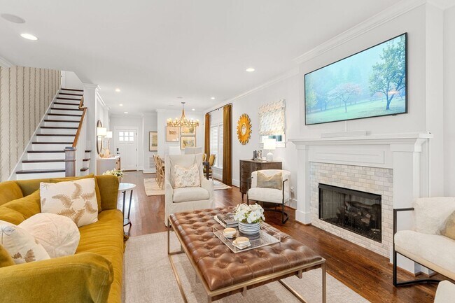 Building Photo - Fully Furnished 5 Bedroom Rental in 12 Sou...