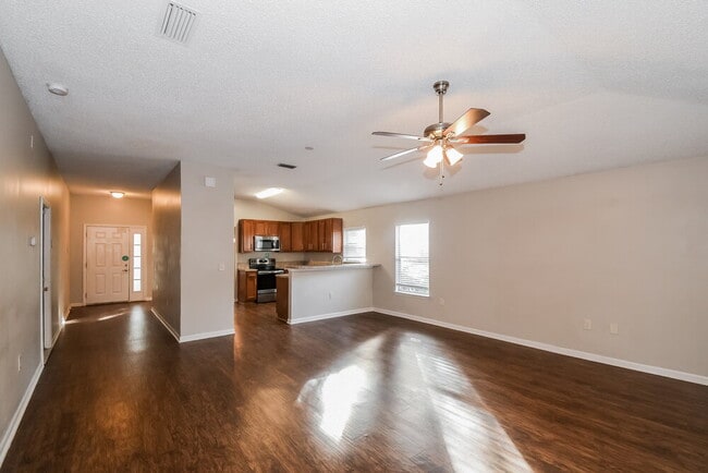 Building Photo - 590 Chancellor Dr W