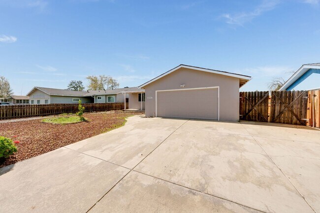 Foto del edificio - 7726 Laurie Way