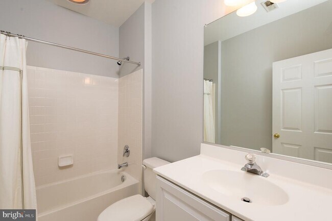 Foto del edificio - 4912 Waple Ln