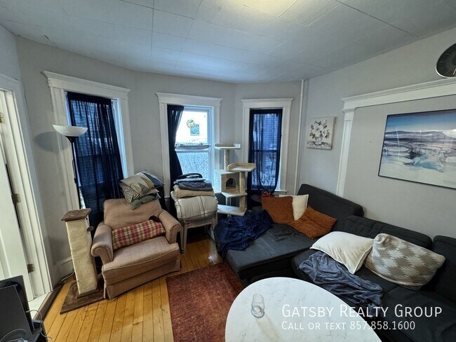 Photo - 11 Burnham St.-1R Apartment