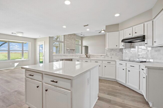 Foto del edificio - 2445 Woods Rd
