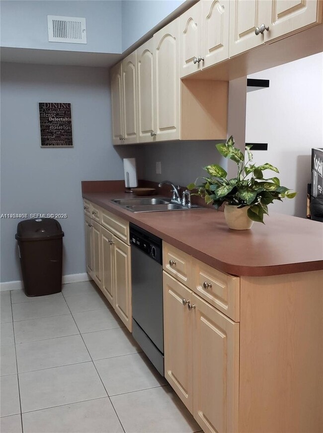 Foto del edificio - 18316 NW 68th Ave