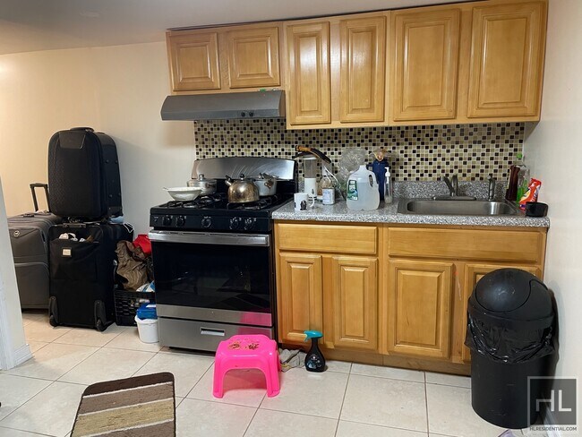 Foto del edificio - 484 Linden Blvd