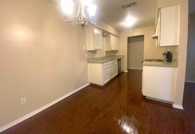 Photo - Duplex 2/2 with 2 car garage pre-leasing i... House