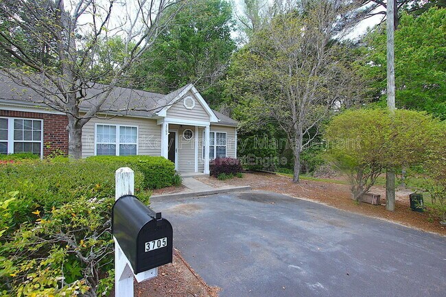 Building Photo - 3705 Votive Ln