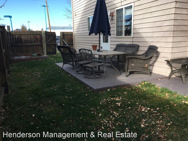 Foto del edificio - 1 br, 1 bath Apartment - 1002 E. 16th St.