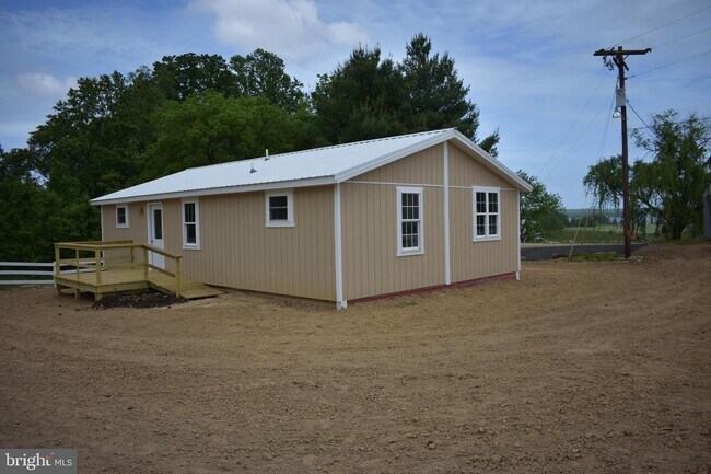 Building Photo - 6870 Serenity Farm Rd