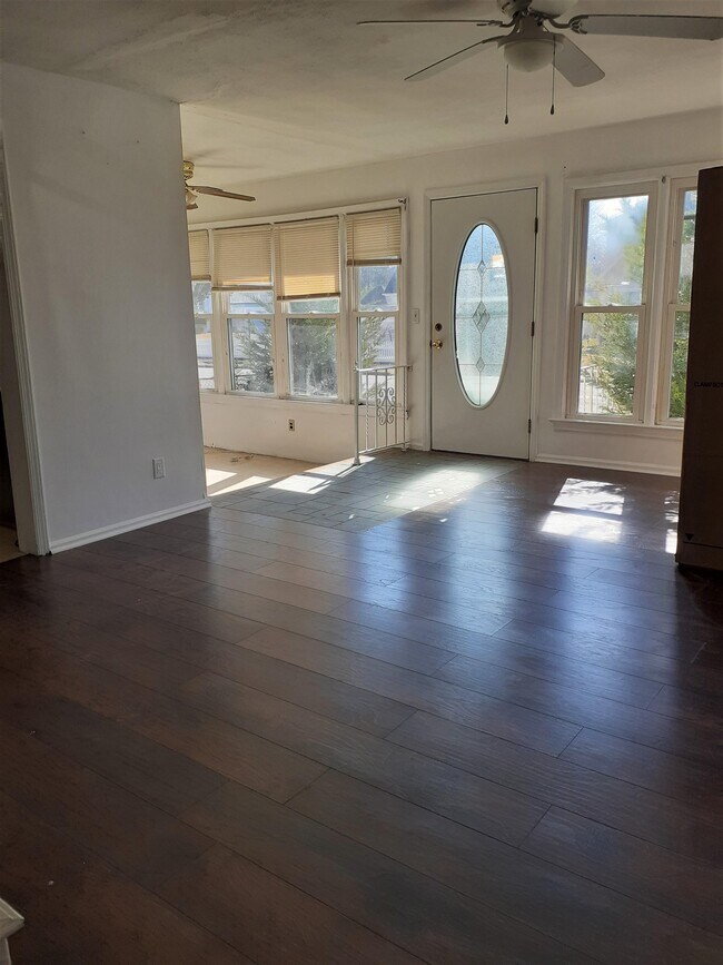 Foto del edificio - 108 Spring Valley Ave