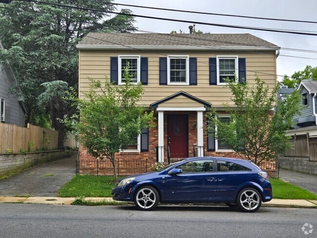 Building Photo - 15 Annapolis St