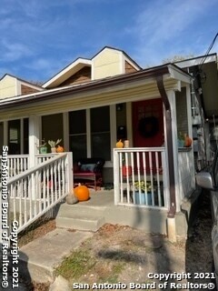 Building Photo - 137 Hess St