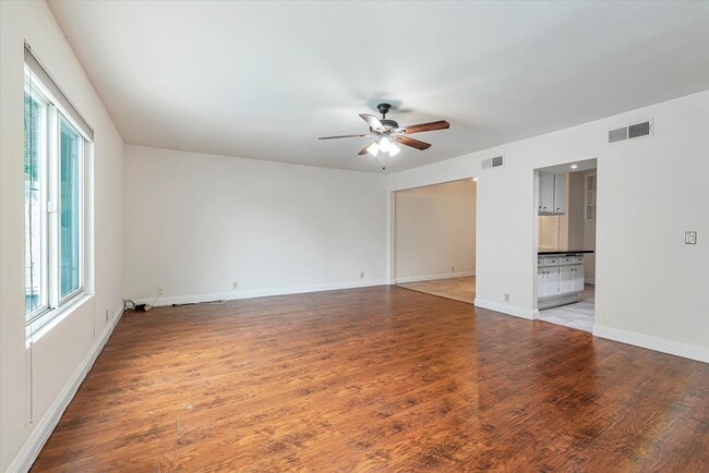Building Photo - 2354 Fletcher Dr