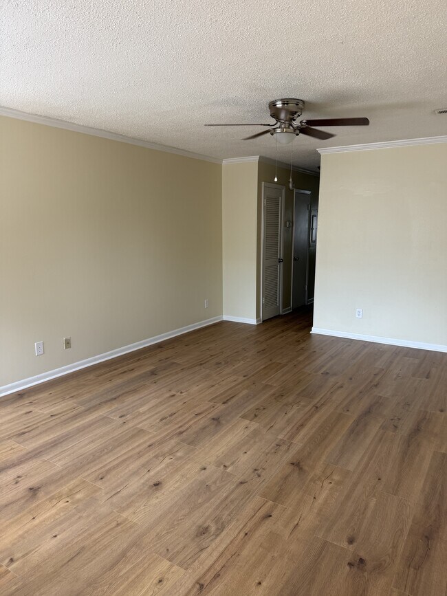 Foto del edificio - 2225 Golf Rd SW
