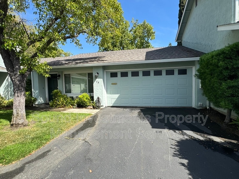 Primary Photo - 75 Fountainhead Ct