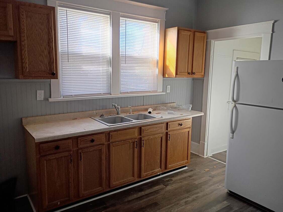 Primary Photo - 2924 Schaal Ave