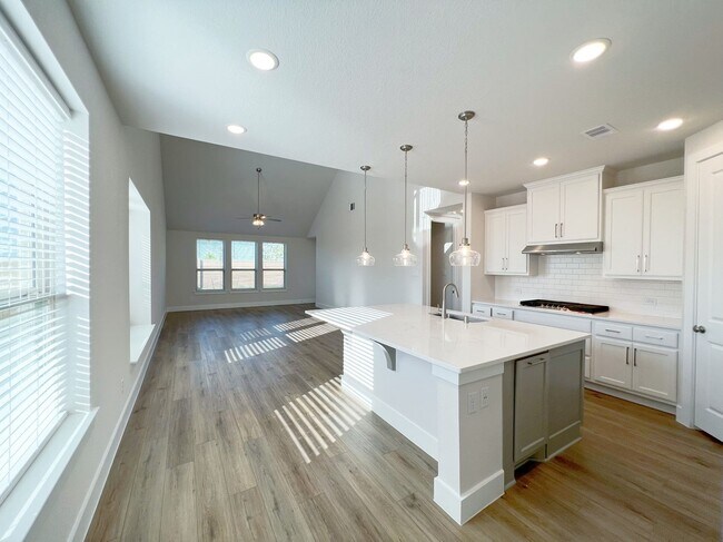 Building Photo - 18414 Palmetto Vw Dr