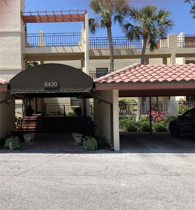 Foto del edificio - 6430 Sun Eagle Ln