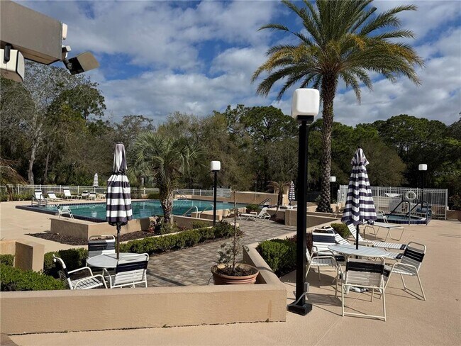 Foto del edificio - 603 W Club Blvd