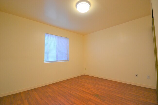 Building Photo - 120 Leland Ave