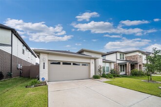 Building Photo - 28447 Halle Ray Dr