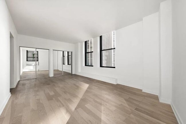 Building Photo - 3 bedroom in New York NY 10004