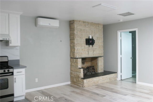Building Photo - 1232 Dell Dr