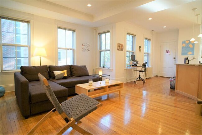 Foto del edificio - 28 Healey St