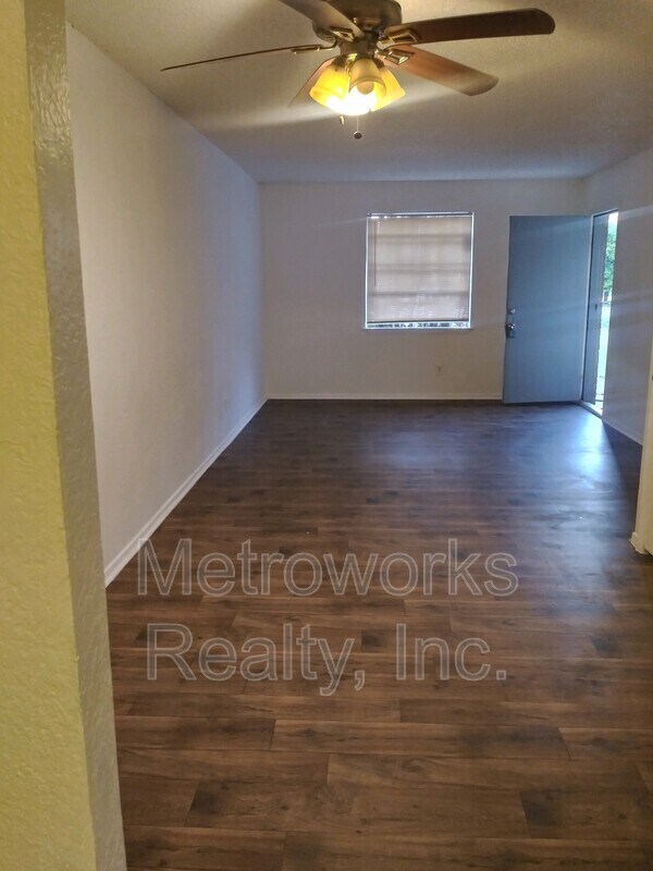 Building Photo - 243 S New Hope Rd