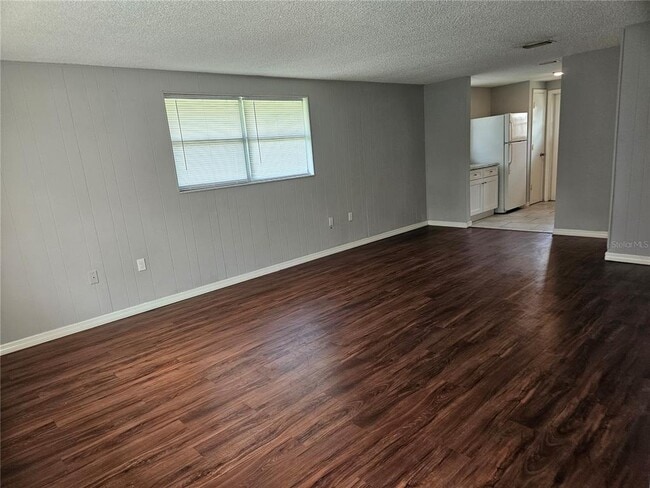 Building Photo - 5302 Oakwood Ct