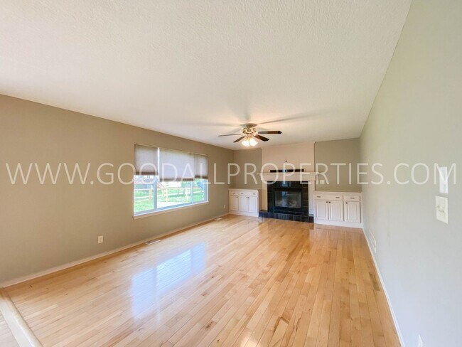 Foto del edificio - 3 Bedroom, 2.5 Bathroom Home in Waukee