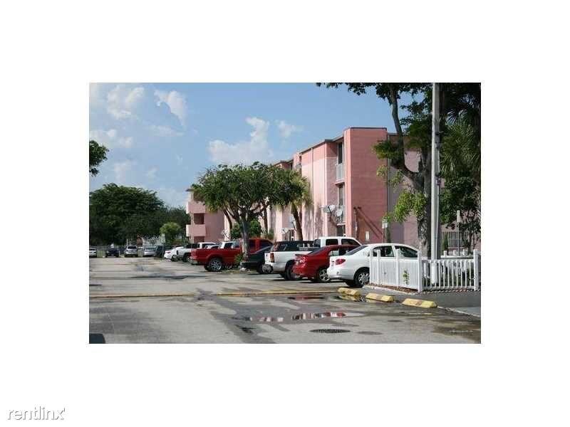 Foto principal - 19715 SW 114th Ave