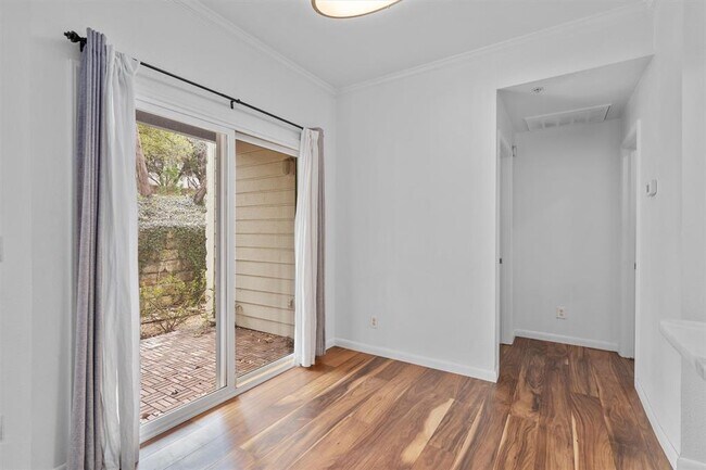 Foto del edificio - 6000 Shepherd Mountain Cove