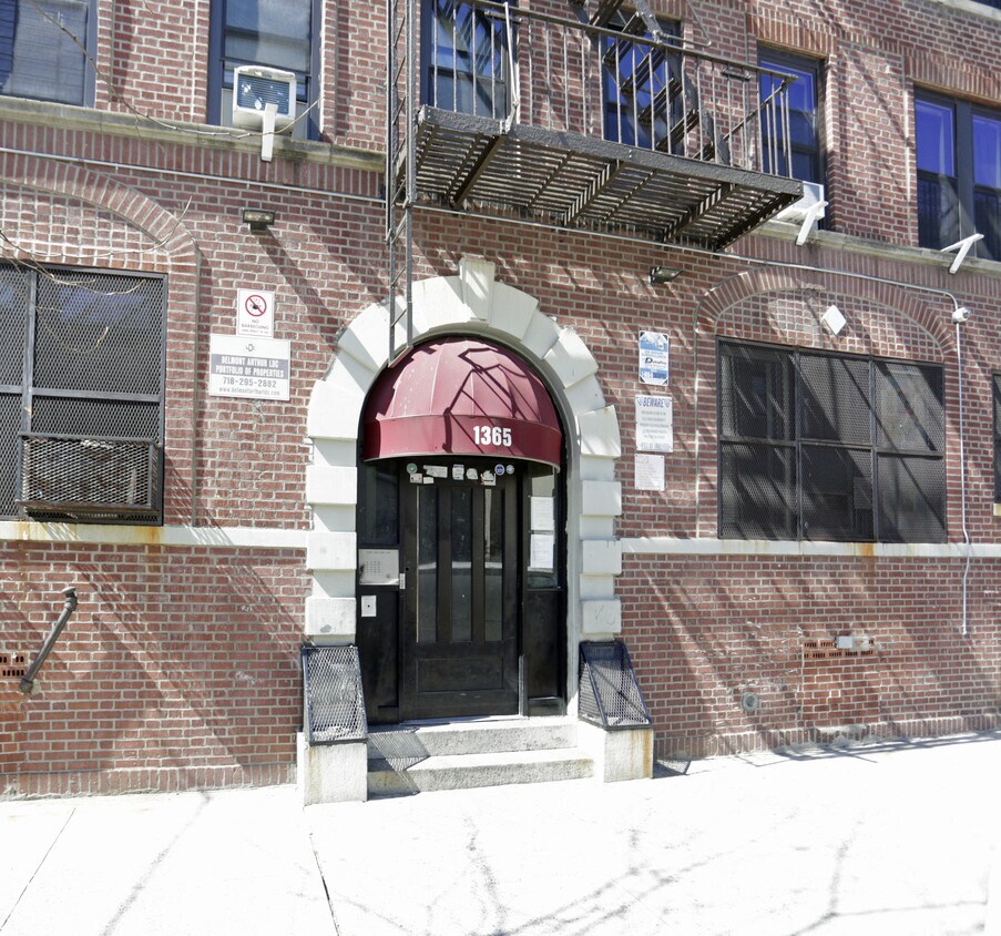 Building Photo - 1365-1378 College Ave