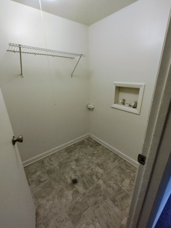 Foto del edificio - 600 Reusens Rd