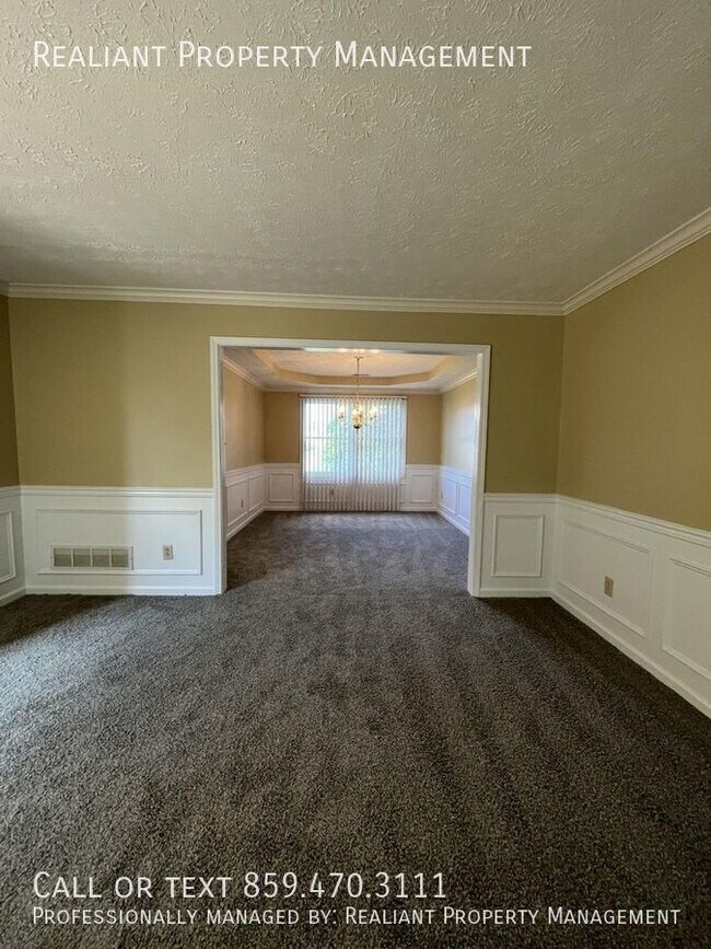 Building Photo - 537 Amberley Dr