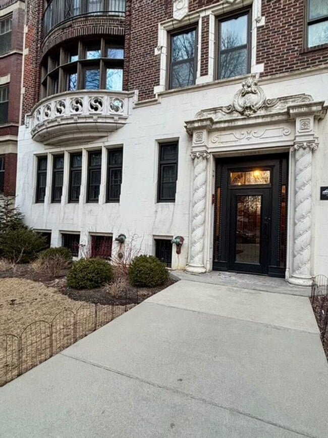 Foto del edificio - 5421 S Cornell Ave