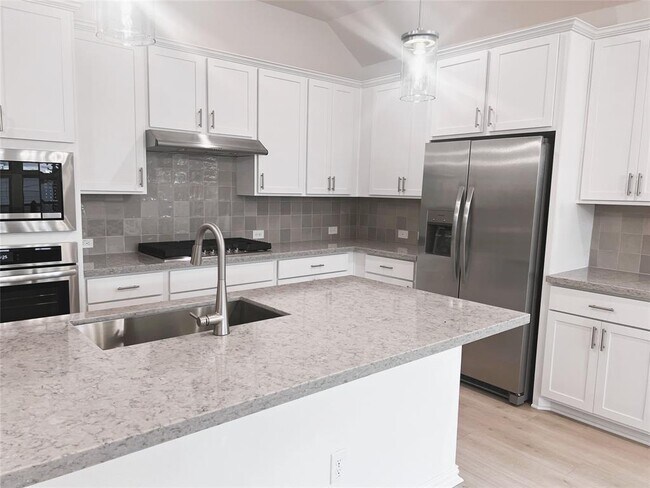 Building Photo - 247 Du Bois Ln