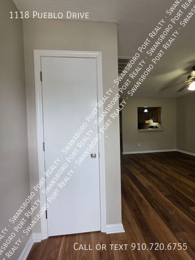 Building Photo - 1118 Pueblo Dr