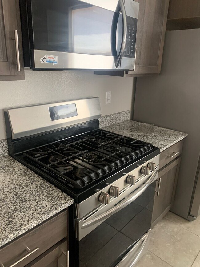 Foto del edificio - 2676 Chinaberry Hill St