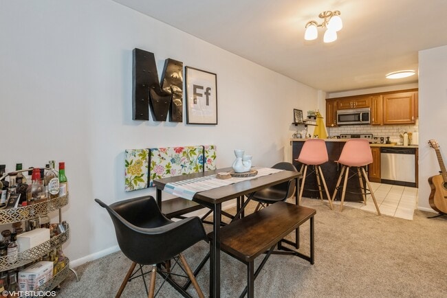 Foto del edificio - 4250 N Marine Dr