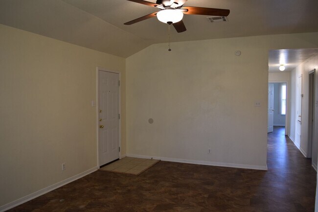 Building Photo - 2608Lucille