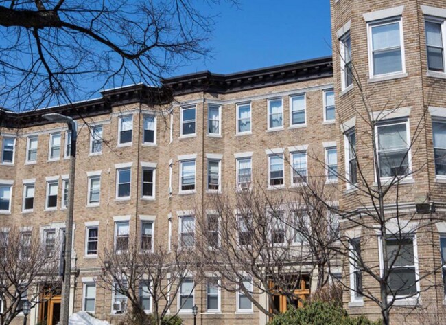 Building Photo - 28 Queensberry St
